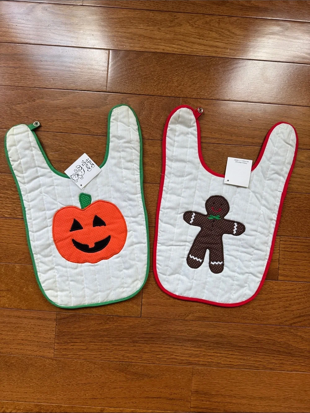 Holiday baby bibs.